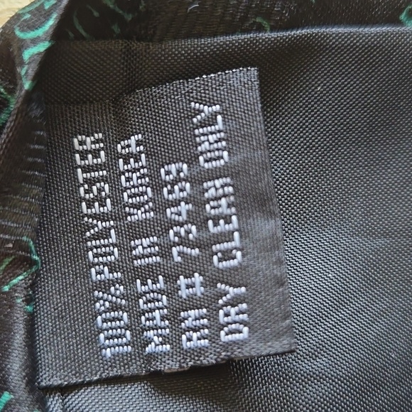 Tigger (bounce!!! bounce!!!) Necktie - Picture 7 of 8